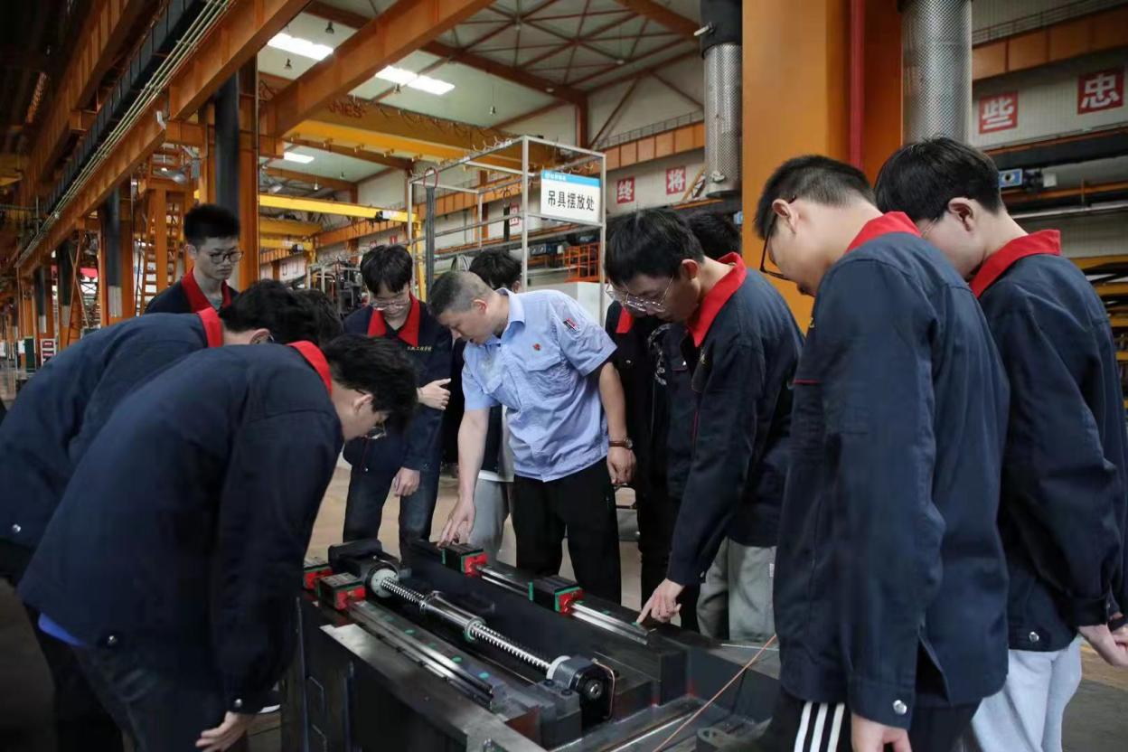 机械工程学院组织2018级机械设计制造及其自动化专业开展生产实习教学活动