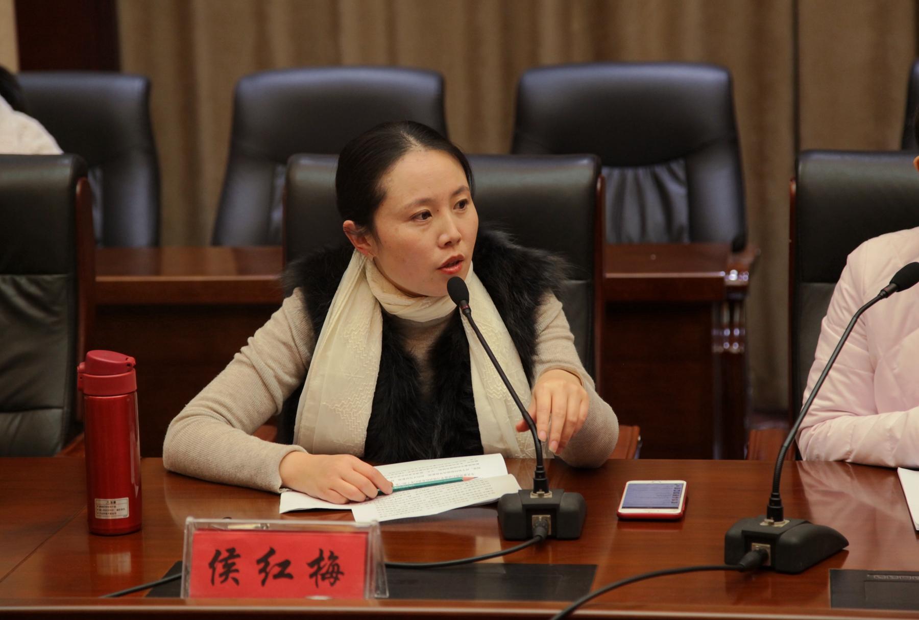 朱蓓宁记者来校作《新闻采与写的关系》讲座